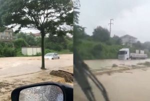 Dzce-Zonguldak yolu sel sebebiyle trafie kapand
