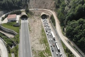 Bolu Da'nda kilometrelerce ara kuyruu