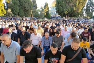 Mescid-i Aksa'da bayram namaz 150 bin kiiyle klnd