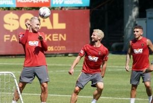 Dries Mertens ilk antrenmanna kt