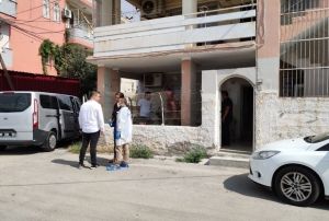 Yal kadn l, olu bilekleri kesilmi halde bulundu