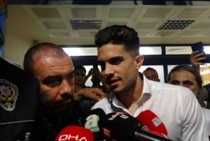 Trabzonspor, Bartra ile 3 yllk szleme imzalad