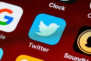 Twitter'da 'tek kelimelik tweet' akm