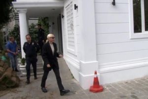 Ev hapsi kald�r�lan G�l�en, karakola