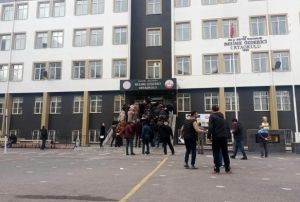 Snava bu kez retmenler girdi