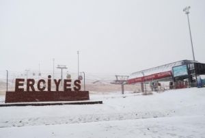 Erciyes'e lapa lapa kar yad