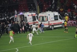 zmir derbisinde olaylar kt, ma ertelendi