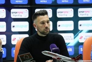 Farioli: Oyuncularmz bugn saha ierisinde kalpten oynadlar