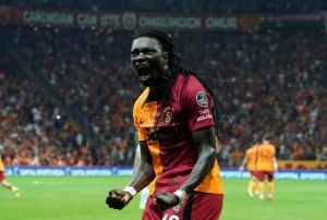Galatasaray'da Gomis, Fenerbahe'de Valencia