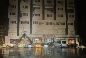 Deprem bir ok ehirde hasara neden oldu