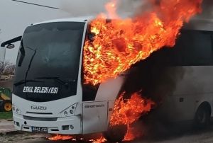 25 rencinin bulunduu servis midibsnde yangn