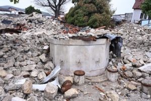 Deprem enkazndan 752 yllk tarih kacak