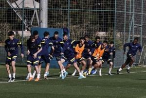 Fenerbahe, Sivasspor ma hazrlklarn srdrd