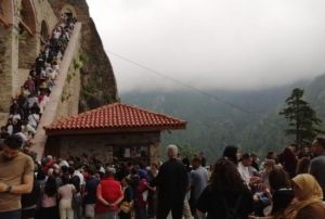 Smela Manastr'n  20 bine yakn turist ziyaret etti