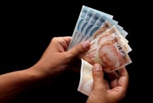 Cari ilemler 619 milyon dolar ak verdi