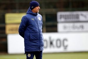 Fenerbahe ve Beşiktaş idmanlara başladı!