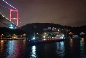 İstanbul Boğazı gemi trafiğine kapatıldı
