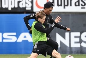 Beşiktaş, Trabzonspor'a Bileniyor