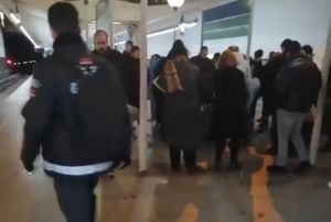 Metroda Bıaklı Kavga: 1 l, 1 Yaralı