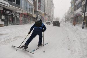 Ardahanda Sokakta Kayak Keyfi