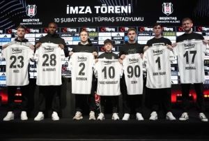 Beşiktaş yeni transferlerini tanıttı