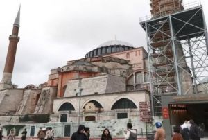 Ayasofya'nın atlak Minaresinde alışma