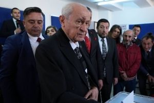 Devlet Beyin yzndeki morluklar kazadan dolayı!