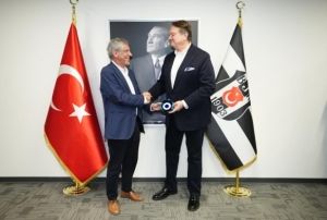 Hasan Arat, Fernando Santos ile vedalaştı