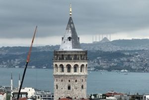 Galata Kulesine Paratoner Takı