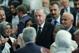 Sokakları Ateşe Vermek Kabul Edilemez