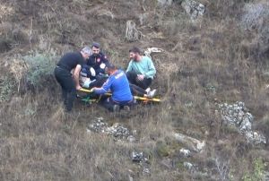 Uuruma dşen otomobilden sağ ıktılar