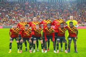 Gztepe, taraftarıyla ok farklı