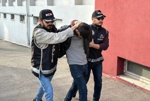 Otomobilden 50 Silah ıktı!
