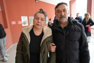 Duruşmada sinir krizi geirdi!