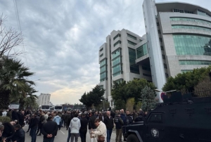 DEM Partili  Belediye Bakan ve 4 meclis yesi tutukland