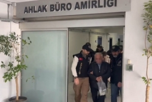 zmir'de masaj salonuna fuhu baskn