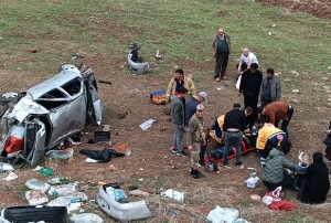 Bayram ziyaretine giden aile kaza yapt