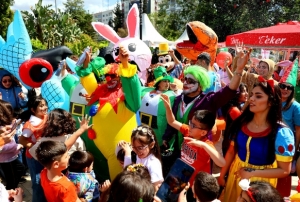 Adana'da karnaval cokusu sryor