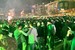 Kocaelispor taraftar sokaklara dkld