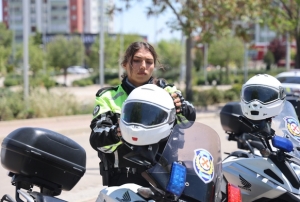lk kadn ahin polisleri grevde