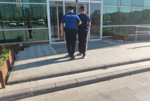 Otomobile ate ald: 1 tutuklama