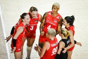 A Milli Kadn Voleybol Takm, grup aamasn lider tamamlad