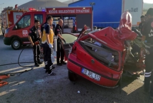 Nide-Pozant Otoyolu'nda feci kaza: 2 l, 3 yaral