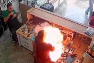 Telefon bataryas bomba gibi patlad
