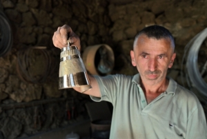 Gmhane'de retiliyor, Avrupa'da alyor