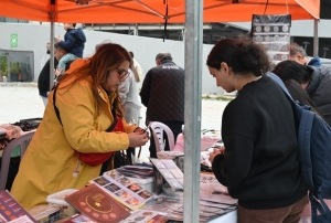 Tezgahta alıcılarını bekliyor!