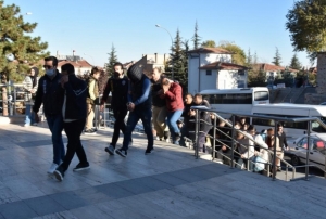 Öğretmen olacaktı, çete lideri oldu