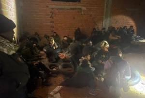 Metruk binadan 29 kaçak göçmen çıktı