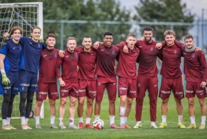 Edin Visca, gen oyunculara rehberli