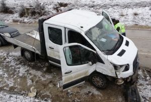 Kamyonet yan yatt�: 7 yaral�